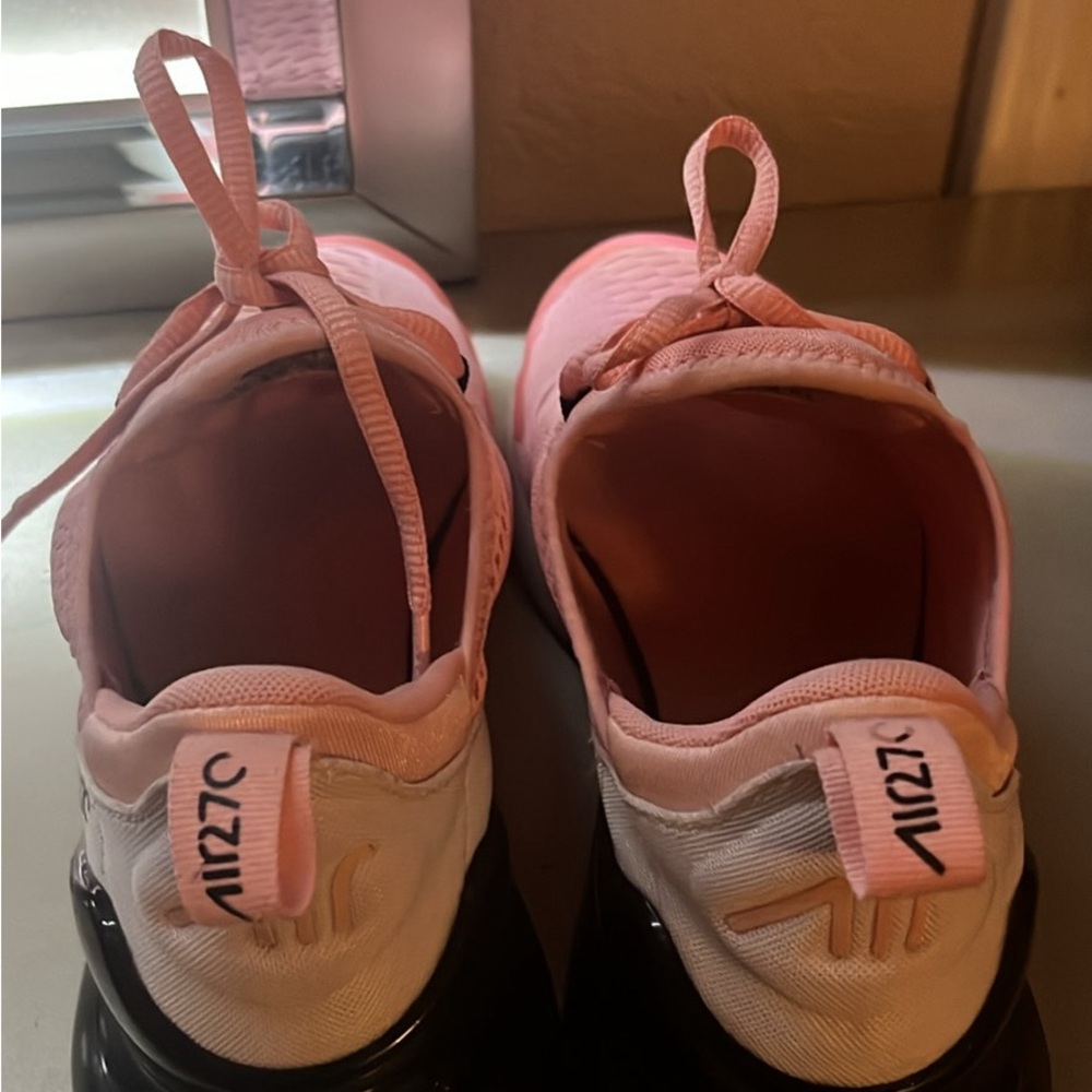 Nikes air